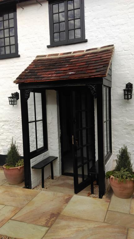 Henry VIII Cottage In The Heart Of Henley Exteriör bild