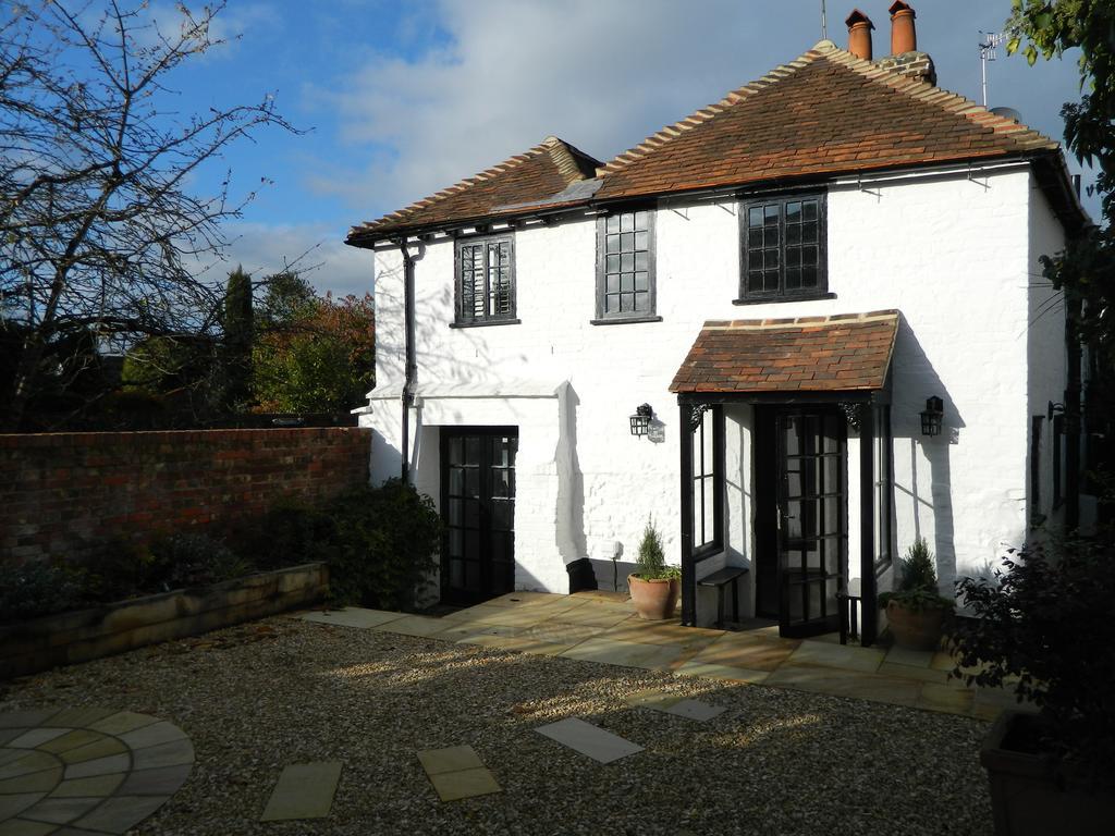 Henry VIII Cottage In The Heart Of Henley Exteriör bild