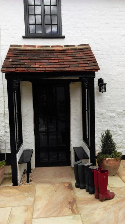 Henry VIII Cottage In The Heart Of Henley Exteriör bild